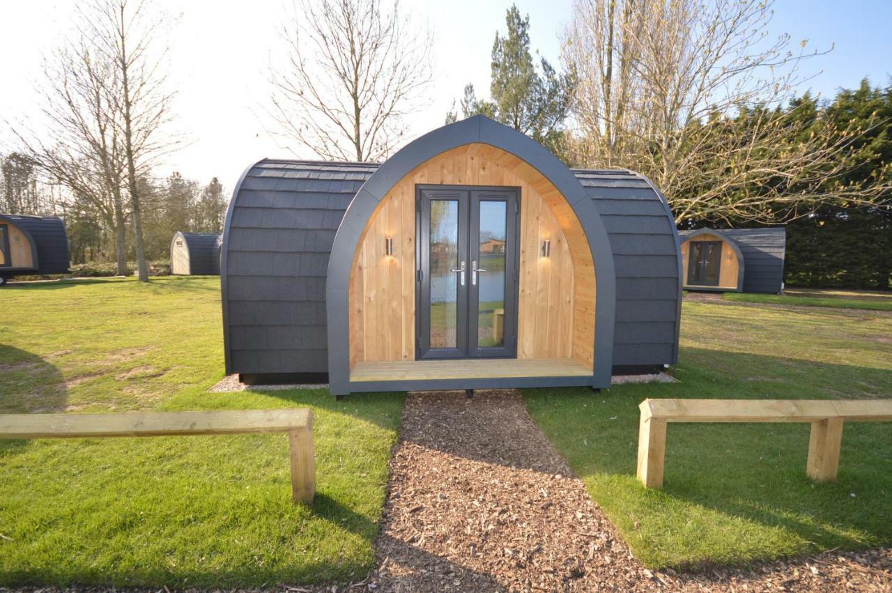 Camping Pods, Marlie Holiday Park Ню Ромни Екстериор снимка