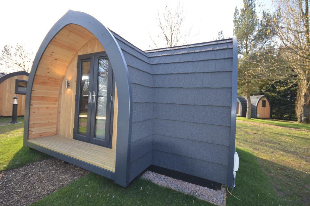 Camping Pods, Marlie Holiday Park Ню Ромни Екстериор снимка